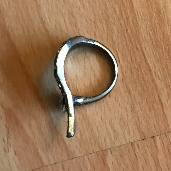 👵 3/$30 Sparkly Wing Ring - Picture 4 of 5